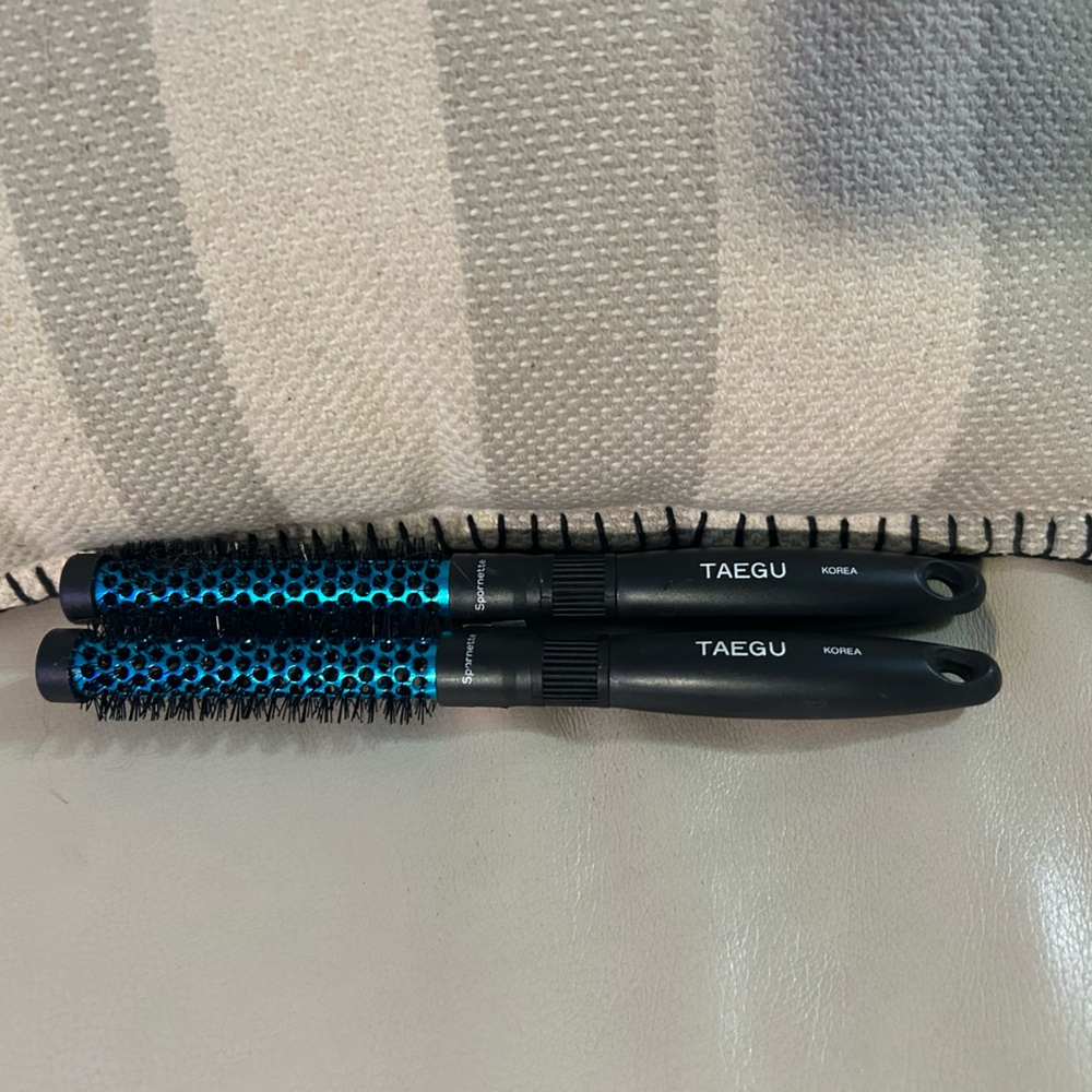 Taegu Blue and Black Hair Brushes Spornette 8